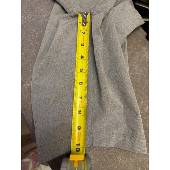Travis Mathew Golf Shorts Gray Mens Size 34 Performance Stretch Casual - Picture 6 of 7